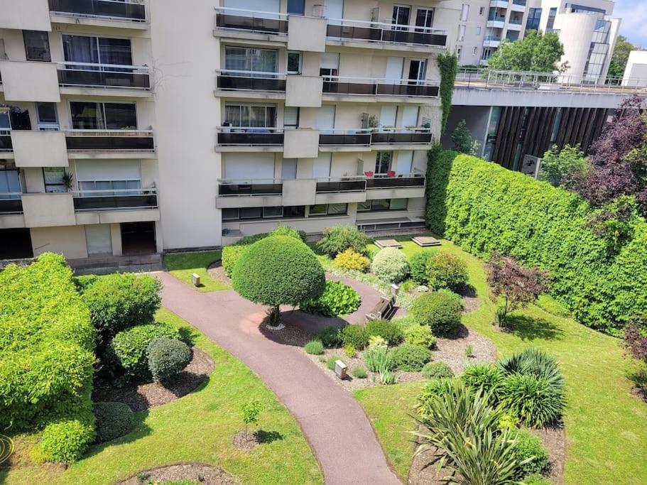 Appartement Lumineux Terrasse Calme Proche Metro Boulogne-Billancourt Exterior foto